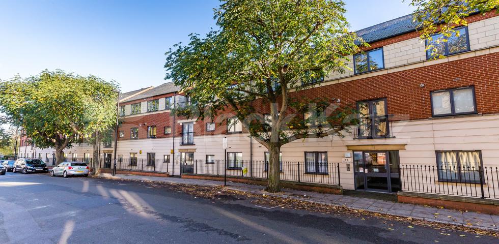 			1 Bedroom, 1 bath, 1 reception Flat			 Tollington Way, Holloway